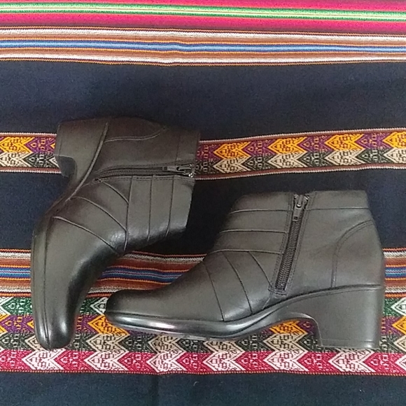 Clarks MaliaHue Boots 7 - Picture 3 of 7